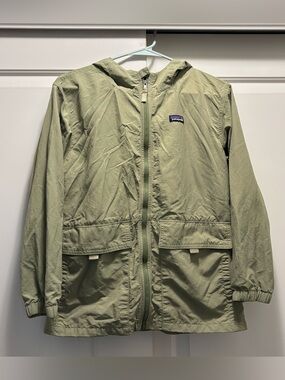 Patagonia kids’ Outdoor Everyday Jacket, size XL 14